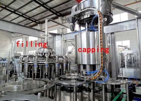 China 3 em 1 máquina de enchimento líquida de Monoblock fornecedor