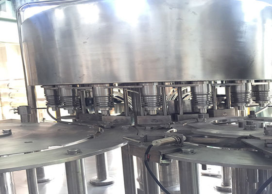 Máquina de engarrafamento plástica automática completa do ANIMAL DE ESTIMAÇÃO da máquina de enchimento 8000b/H do suco de fruto fornecedor